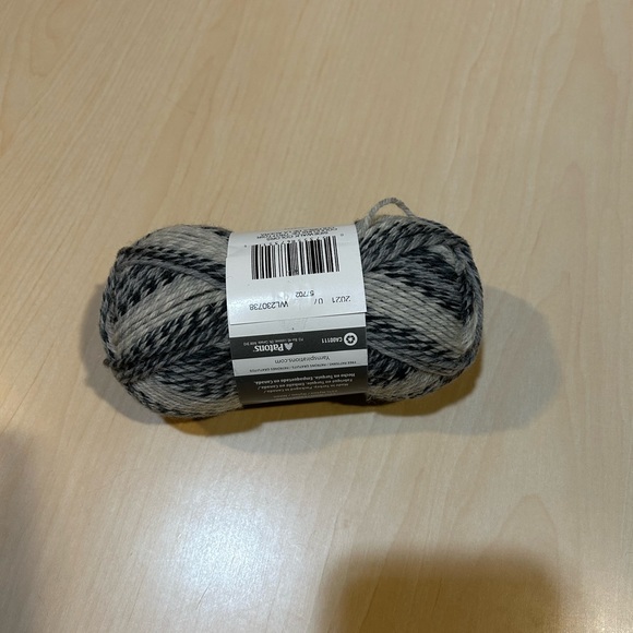 Handmade fingerless mittens - Picture 5 of 6